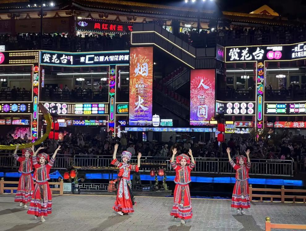 九游官网app下载-女子曝浙江餐厅强制消费，满698才能入座，店家仍嘴硬，结局爽了